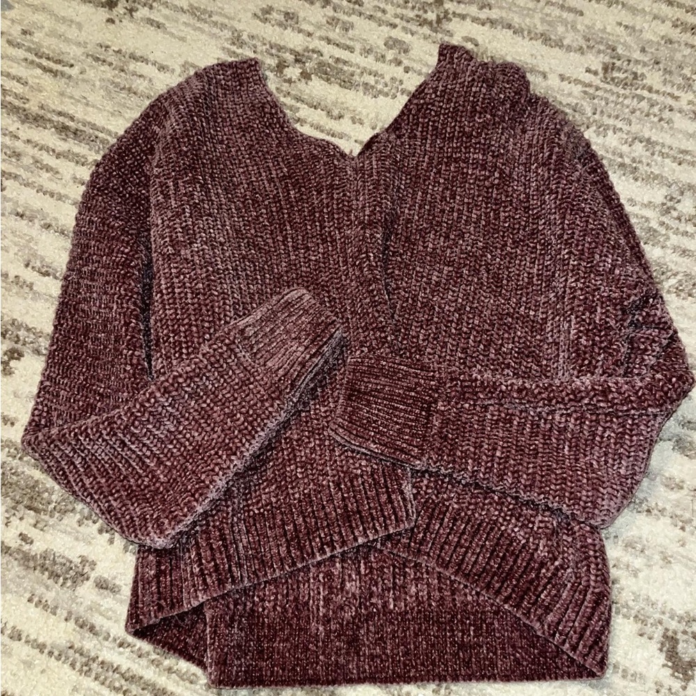 Purpleish pinkish SOFT V-neck sweater